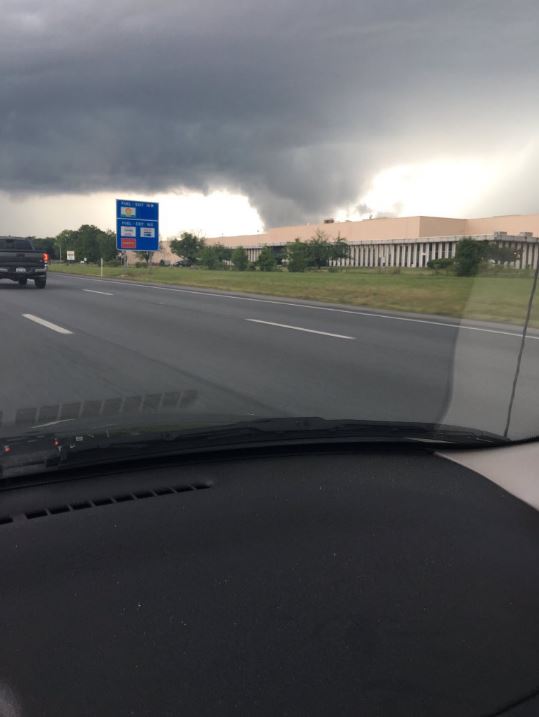 This photo was taken along Interstate 81 south near Exit 16 in Martinsburg, West Virginia. (Courtesy Jason Unger/@Guard07Dog)