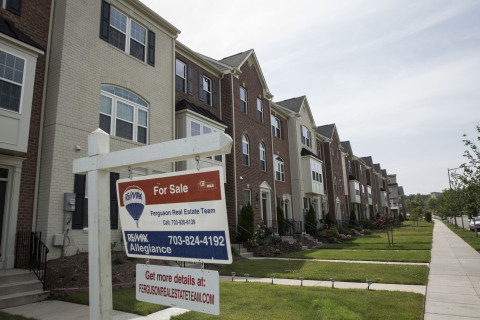 Mortgage rates keep falling