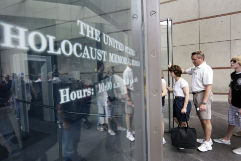 US museum defines Holocaust after White House is criticized