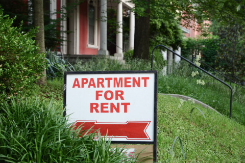 Montgomery Co. apartment complex backs down on attempted rent increases