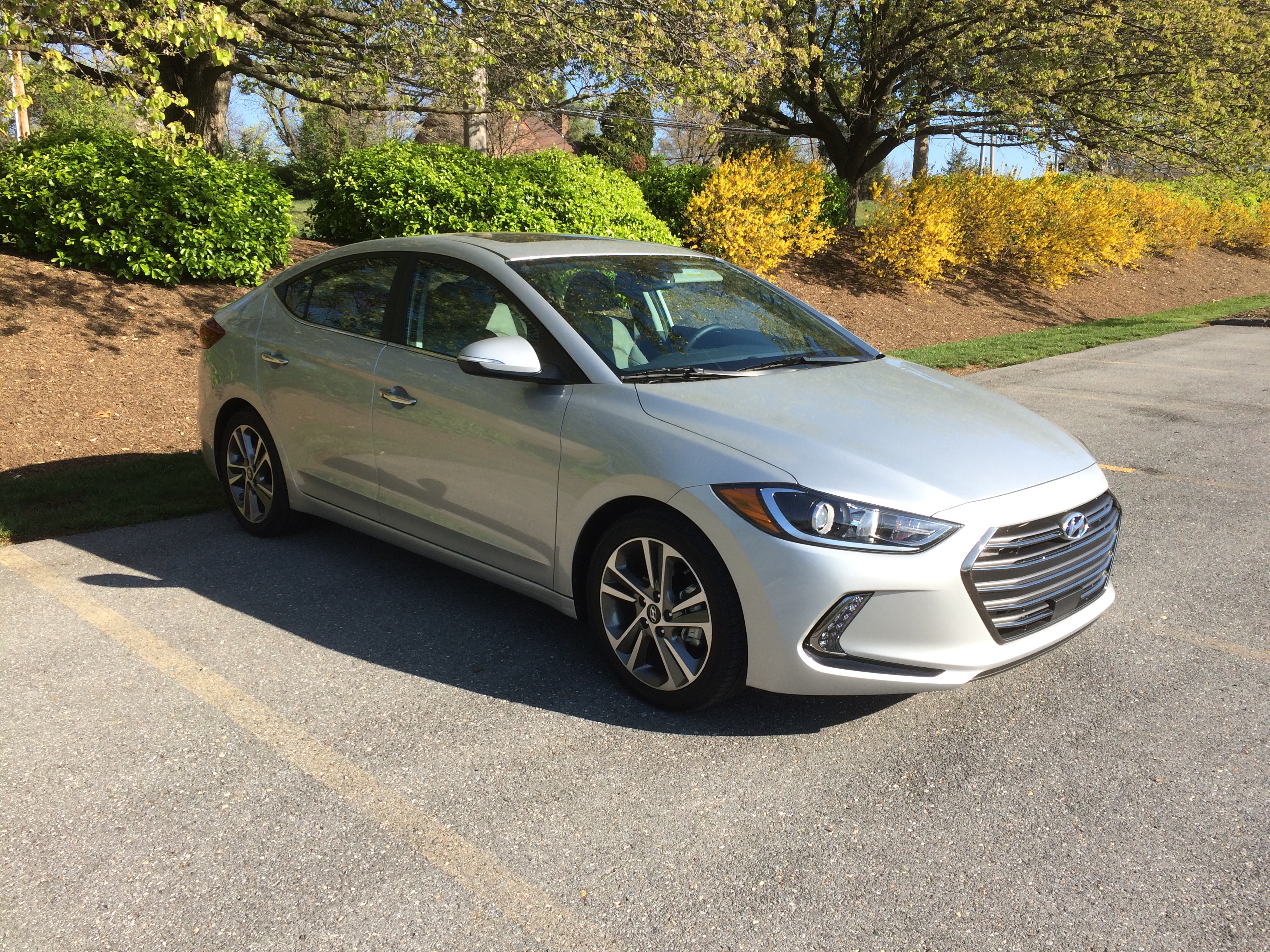 2017 Hyundai Elantra Limited: A compact with plenty of space | WTOP News