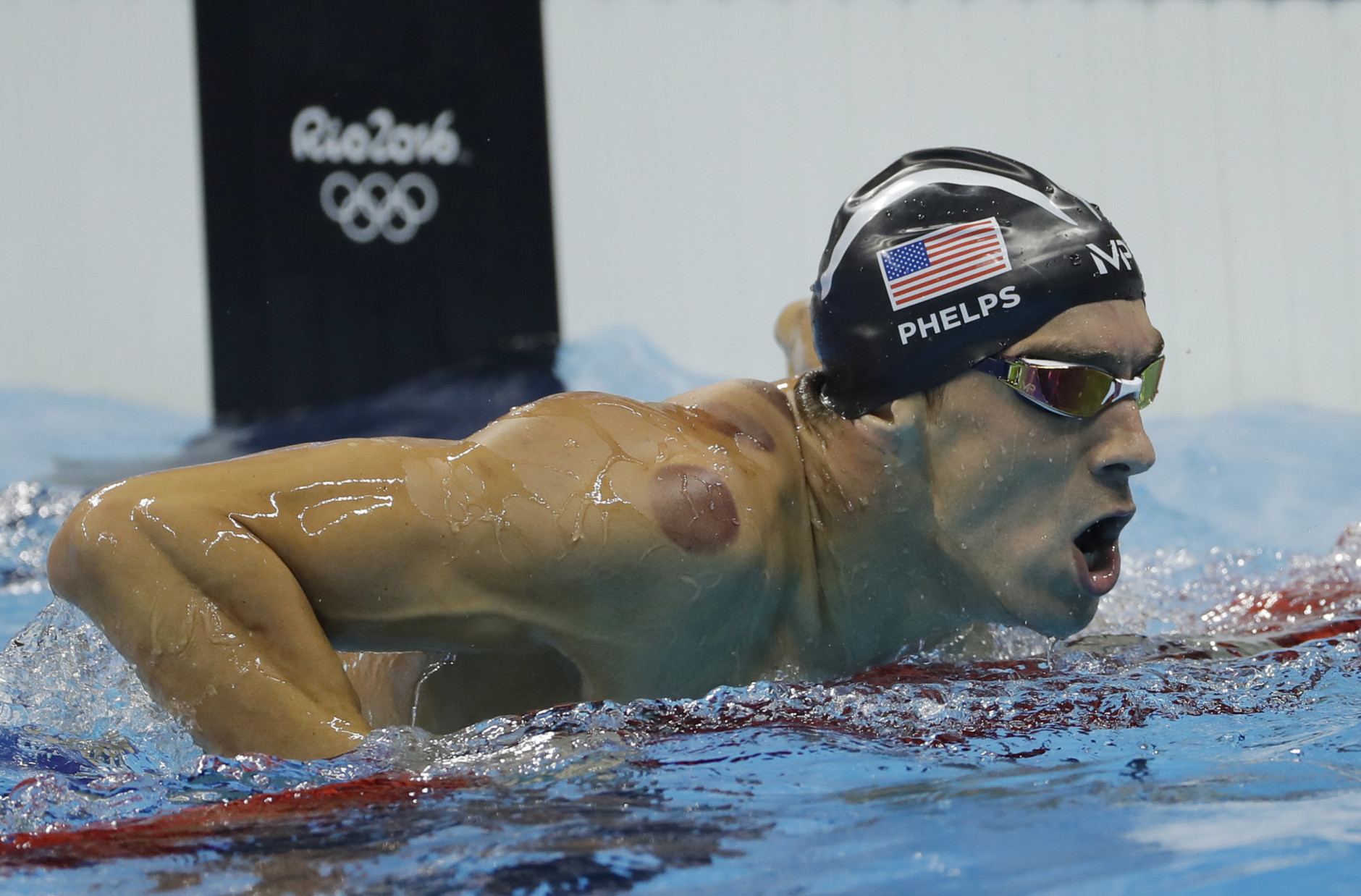 United States' Michael Phelps competes in the final of the men's 4x100-meter freestyle relay during the swimming competitions at the 2016 Summer Olympics, Sunday, Aug. 7, 2016, in Rio de Janeiro, Brazil. (AP Photo/Matt Slocum)