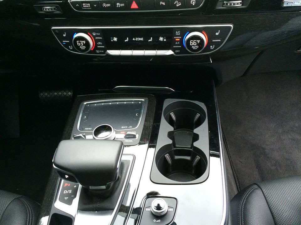 2024 Audi Q7 Prestige: More Features, But No Space! - Car Confections