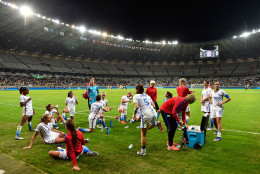 BELO HORIZONTE, BRAZIL - AUGUST 03: Team United States stretch on the pitch after their 2-0 win in Women's Group G first round match between the United States and New Zealand during the Rio 2016 Olympic Games at Mineirao Stadium on August 3, 2016 in Belo Horizonte, Brazil.  (Photo by Pedro Vilela/Getty Images)