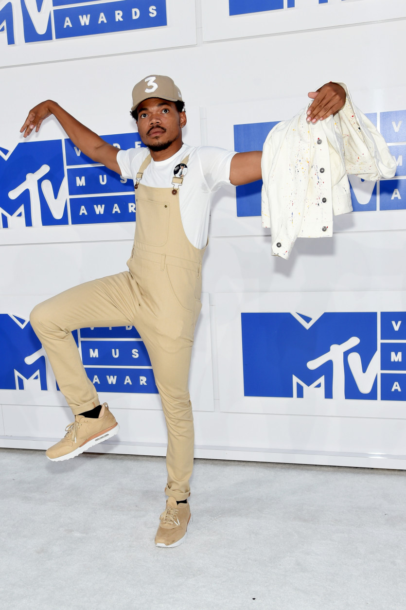 NEW YORK, NY - AUGUST 28:  Chance the Rapper attends the 2016 MTV Video Music Awards at Madison Square Garden on August 28, 2016 in New York City.  (Photo by Jamie McCarthy/Getty Images)