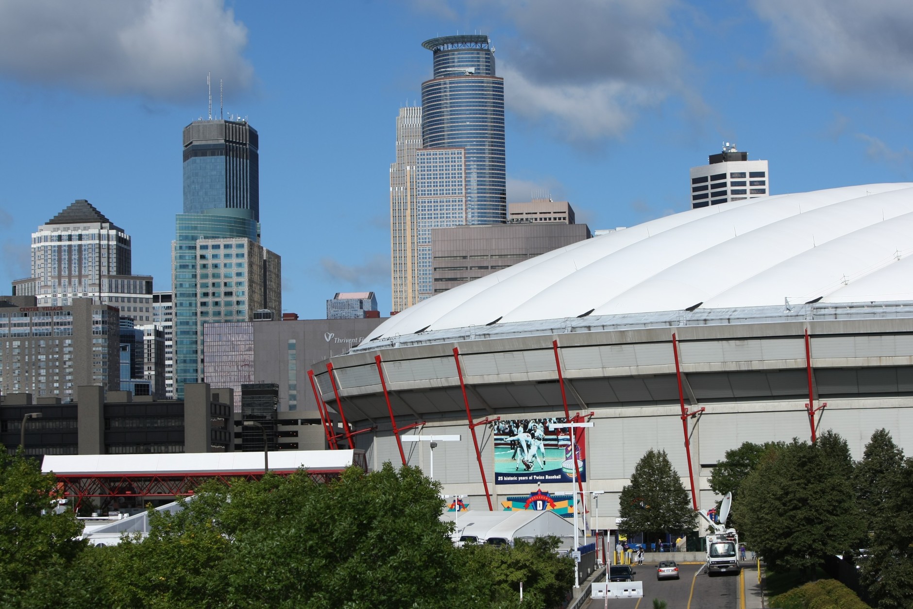 MINNEAPOLIS, MN - SEPTEMBER 09:  The Minneapolis city skyline is a backdrop to the stadium as the Minnesota Vikings defeated the Atlanta Falcons 24-3 at the Metrodome on September 9, 2007 in Minneapolis, Minnesota.  (Photo by Doug Pensinger/Getty Images)
