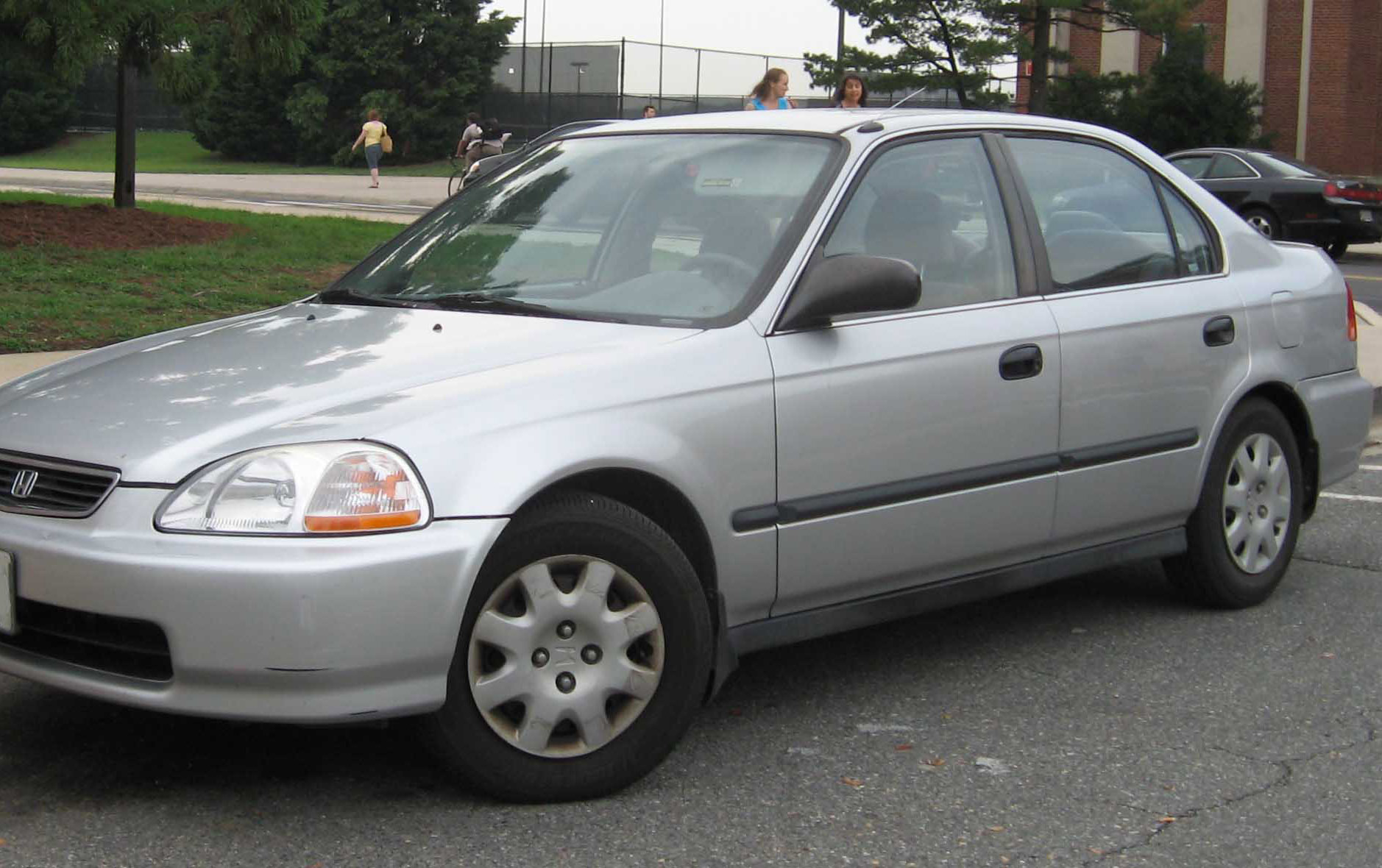A Honda Civic circa 1996-1998 is seen in the U.S. (Courtesy IFCAR via Wikimedia Commons)