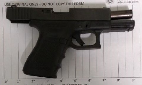 2 men in 2 days stopped with loaded guns at Dulles Airport