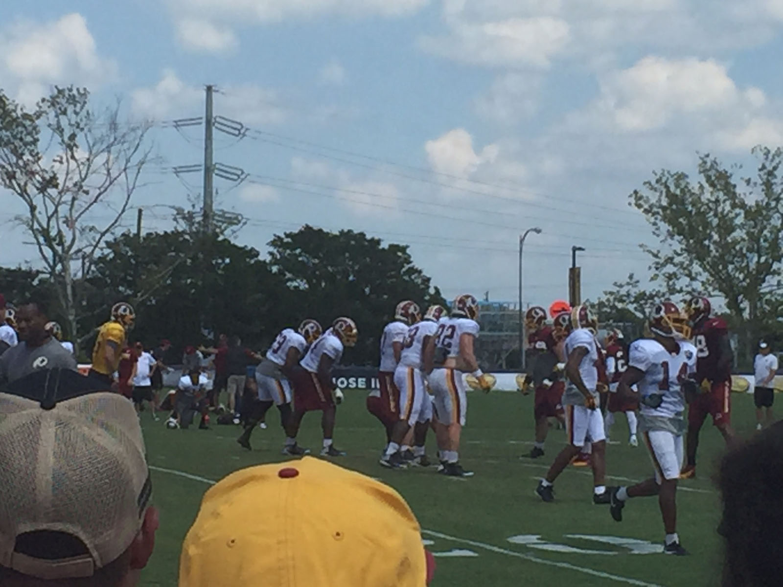 Fans came out to support the Redskins at their training camp under the scorching sun. (WTOP/John Domen)