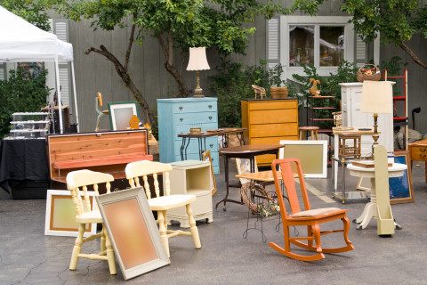 10 essential tips for throwing a successful garage sale