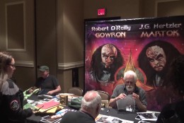 Robert O’Reilly and J.G. Hertzler from STDS9 in the signing room. (WTOP/Kenny Fried)
