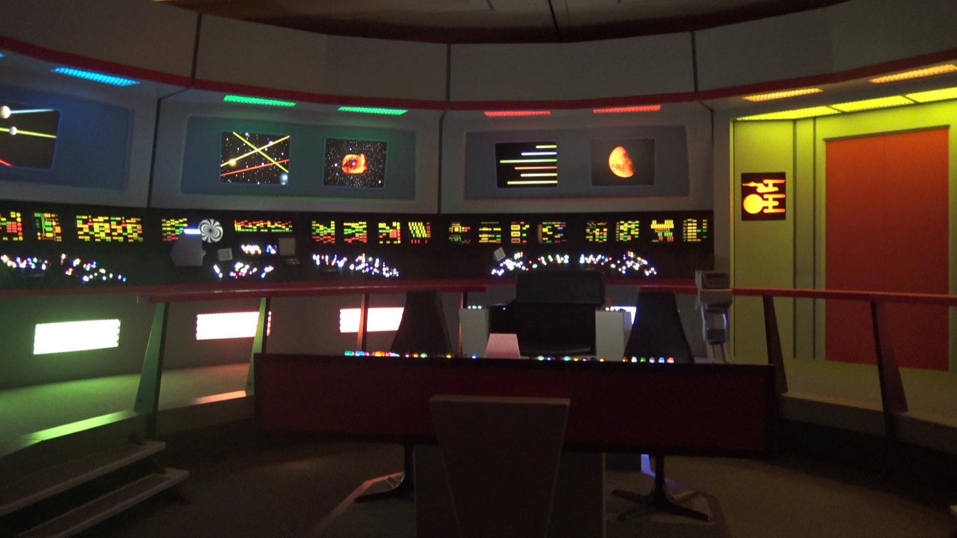 The bridge of the "Original Series Enterprise" at the Star Trek Convention. (WTOP/Kenny Fried)