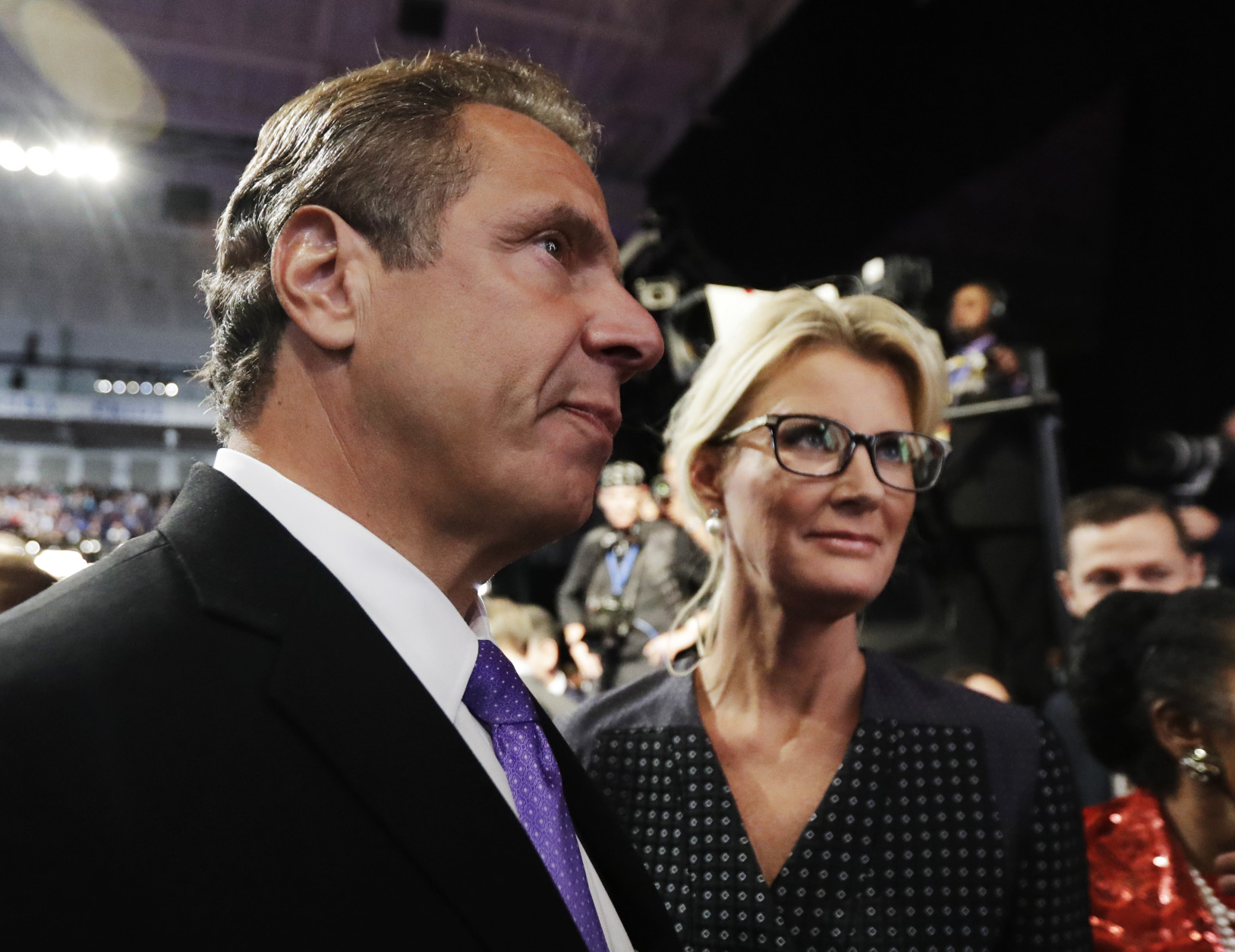 New York Governor Andrew Cuomo arrives with his wife Sandra Lee for the presidential debate between Democratic presidential nominee Hillary Clinton and Republican presidential nominee Donald Trump at Hofstra University in Hempstead, N.Y., Monday, Sept. 26, 2016. (AP Photo/Julio Cortez)