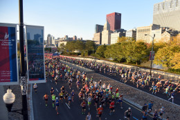 CHICAGO, IL - OCTOBER 11: Runners race at the start of the 2015 Bank of America Chicago Marathon on October 11, 2015  in Chicago, Illinois. (Photo by David Banks/Getty Images)