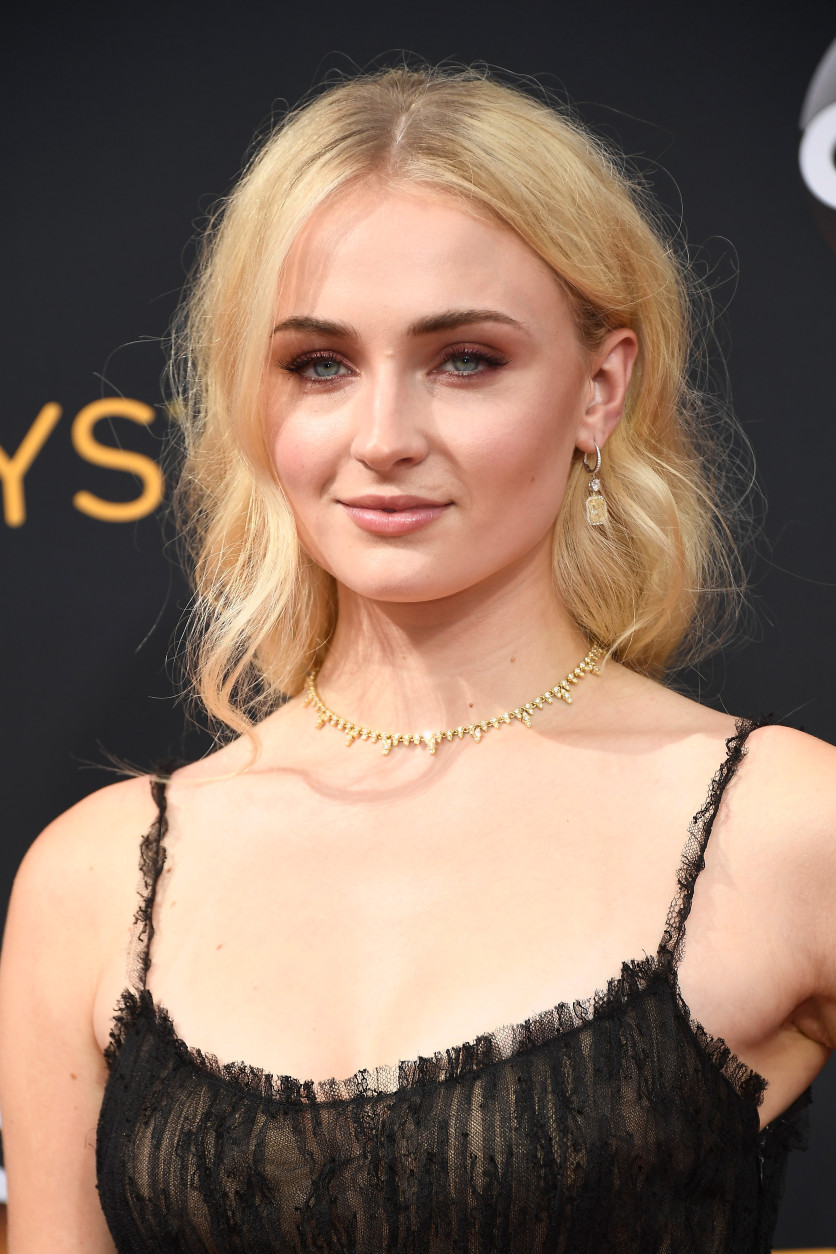 LOS ANGELES, CA - SEPTEMBER 18:  Actress Sophie Turner attends the 68th Annual Primetime Emmy Awards at Microsoft Theater on September 18, 2016 in Los Angeles, California.  (Photo by Frazer Harrison/Getty Images)