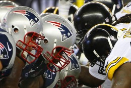 The New England Patriots and the Pittsburgh Steelers take the snap at the line of scrimmage in the second half of an NFL football game, Thursday, Sept. 10, 2015, in Foxborough, Mass. (AP Photo/Winslow Townson)