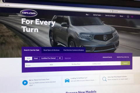 Tegna to spin off Cars.com, stay in McLean