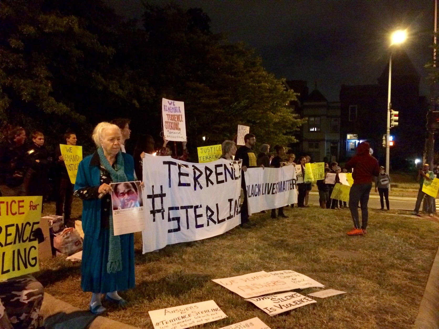 Protesters in D.C. demanded more transparency after the Sept. 11, 2016 shooting of Terrence Sterling. (WTOP/Nick Iannelli)