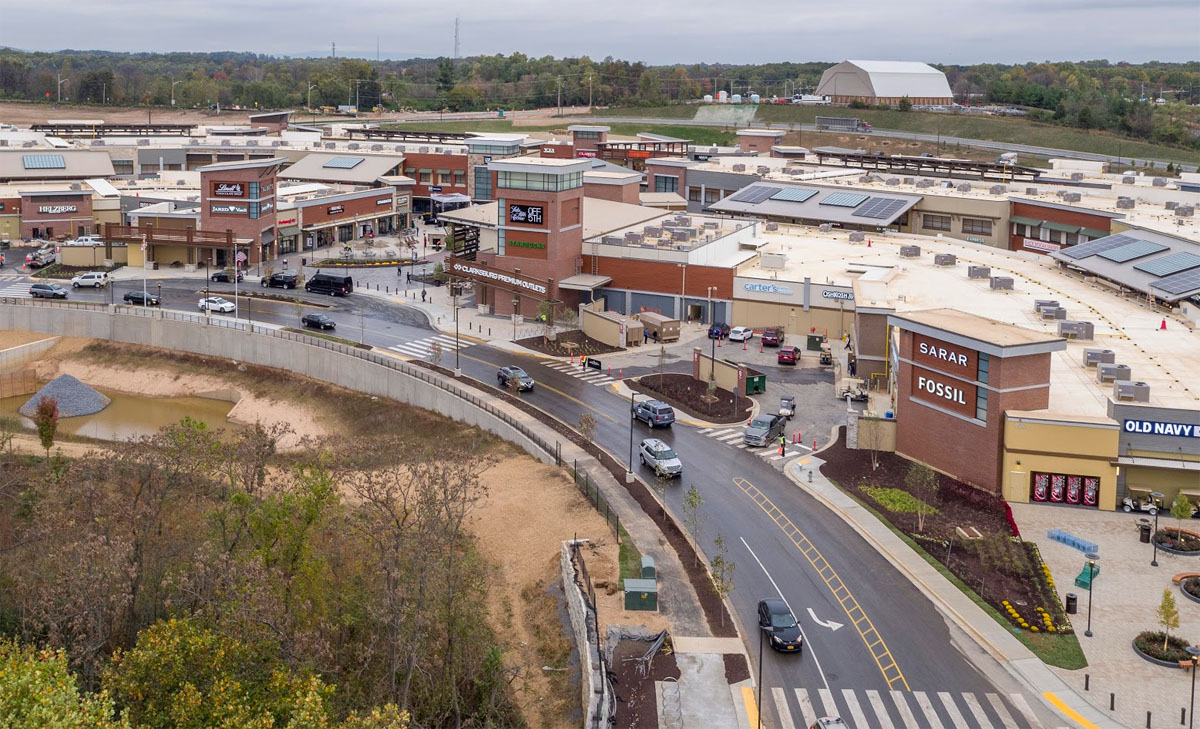 The Clarksburg Premium Outlets on opening day. (Courtesy Simon Property Group)