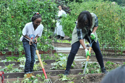 Photos: First lady going all-out to preserve White House garden