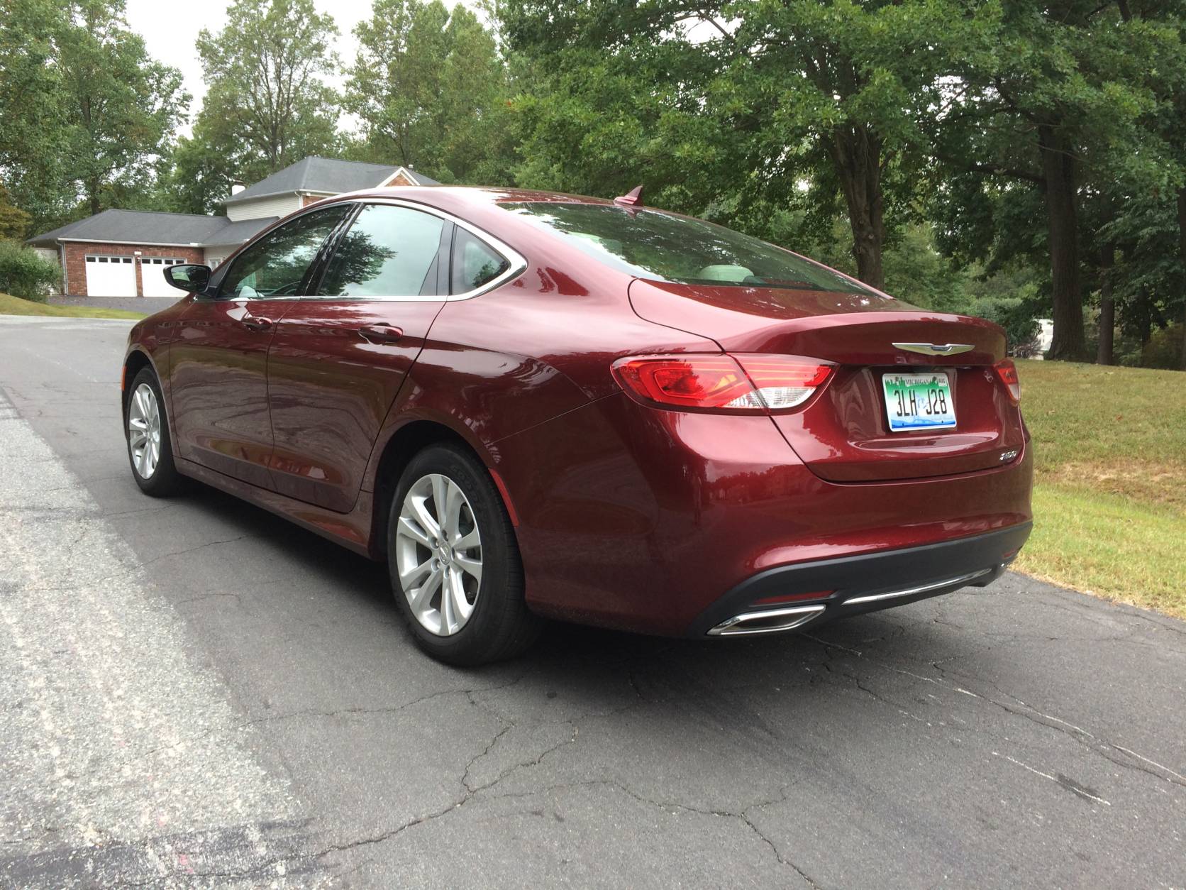 Outside, the styling looks sleek for a mid-size sedan, with a sloping roofline toward the rear of the car. At the rear of the car, dual exhaust spices it up and shouts that you splurged for the bigger V6 engine. (WTOP/Mike Parris)
