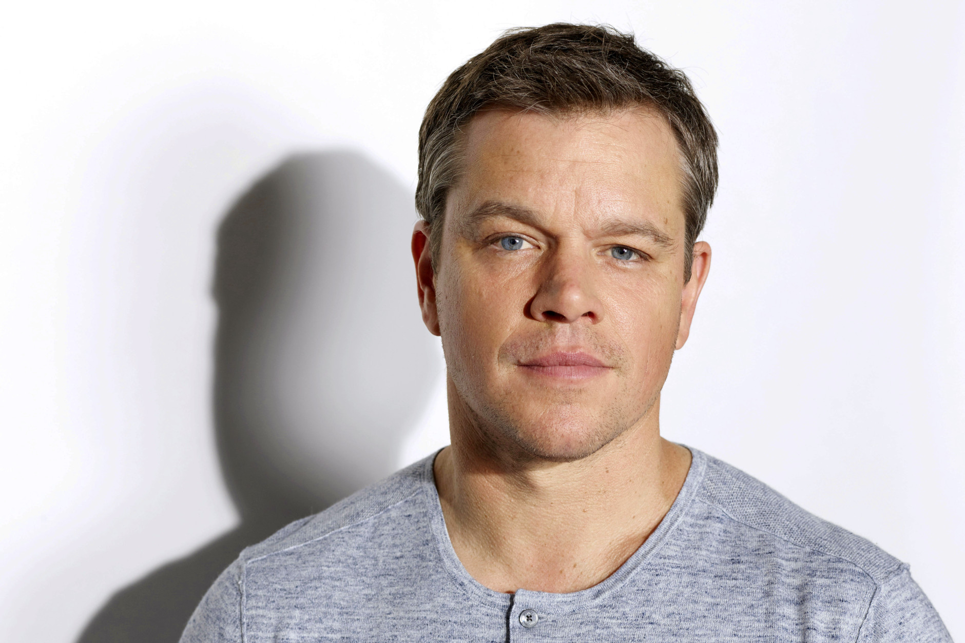 In this July 25, 2016 photo, actor Matt Damon poses for a portrait in Los Angeles to promote his latest film, "Jason Bourne." (Photo by Matt Sayles/Invision/AP)