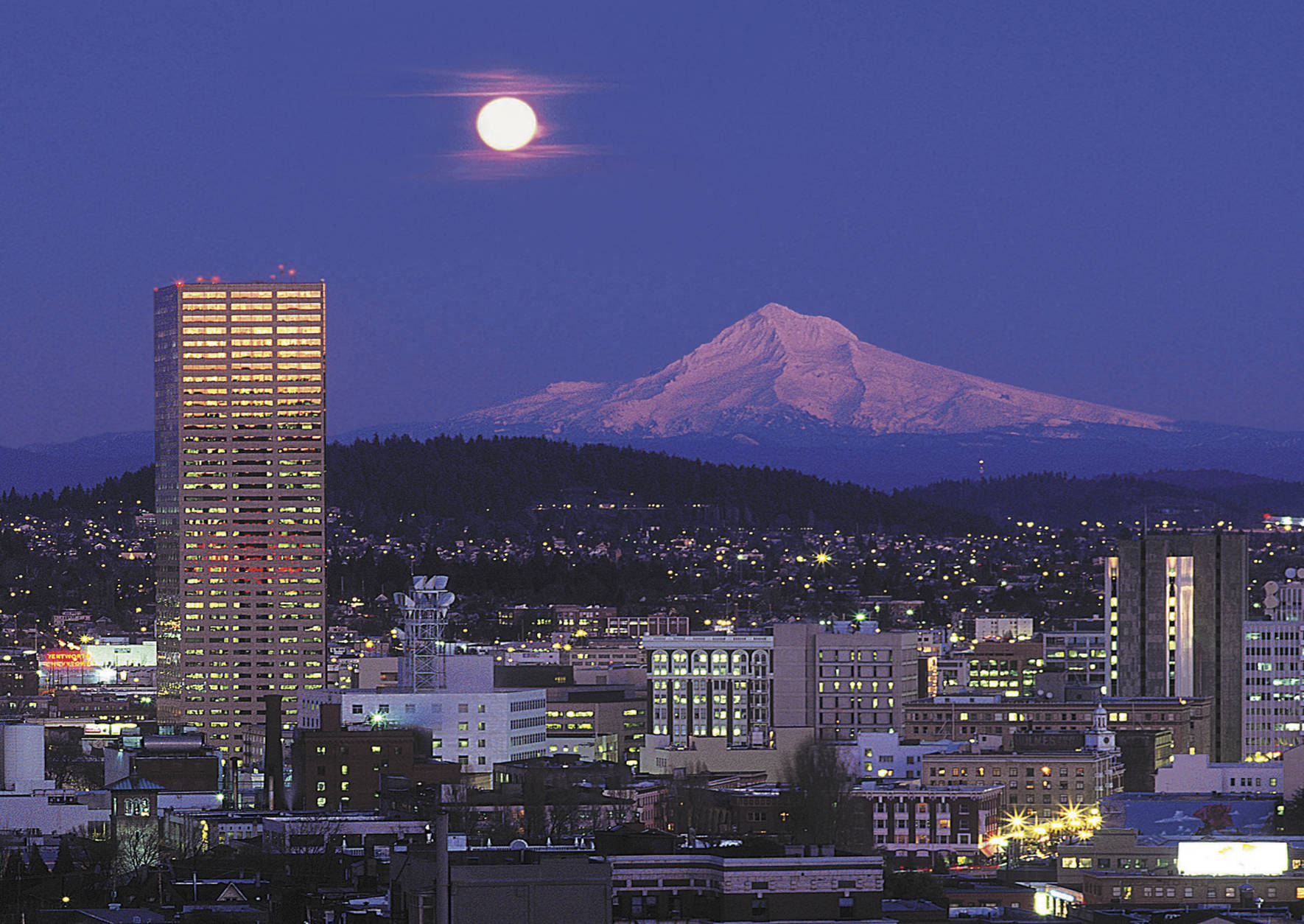 7. Portland, Oregon

Portland, Oregon, is bohemian and eco-friendly. It is No. 7 in Condé Nast Traveler's "The Best Big U.S. Cities." (Getty Images/Ingram Publishing/Ingram Publishing)