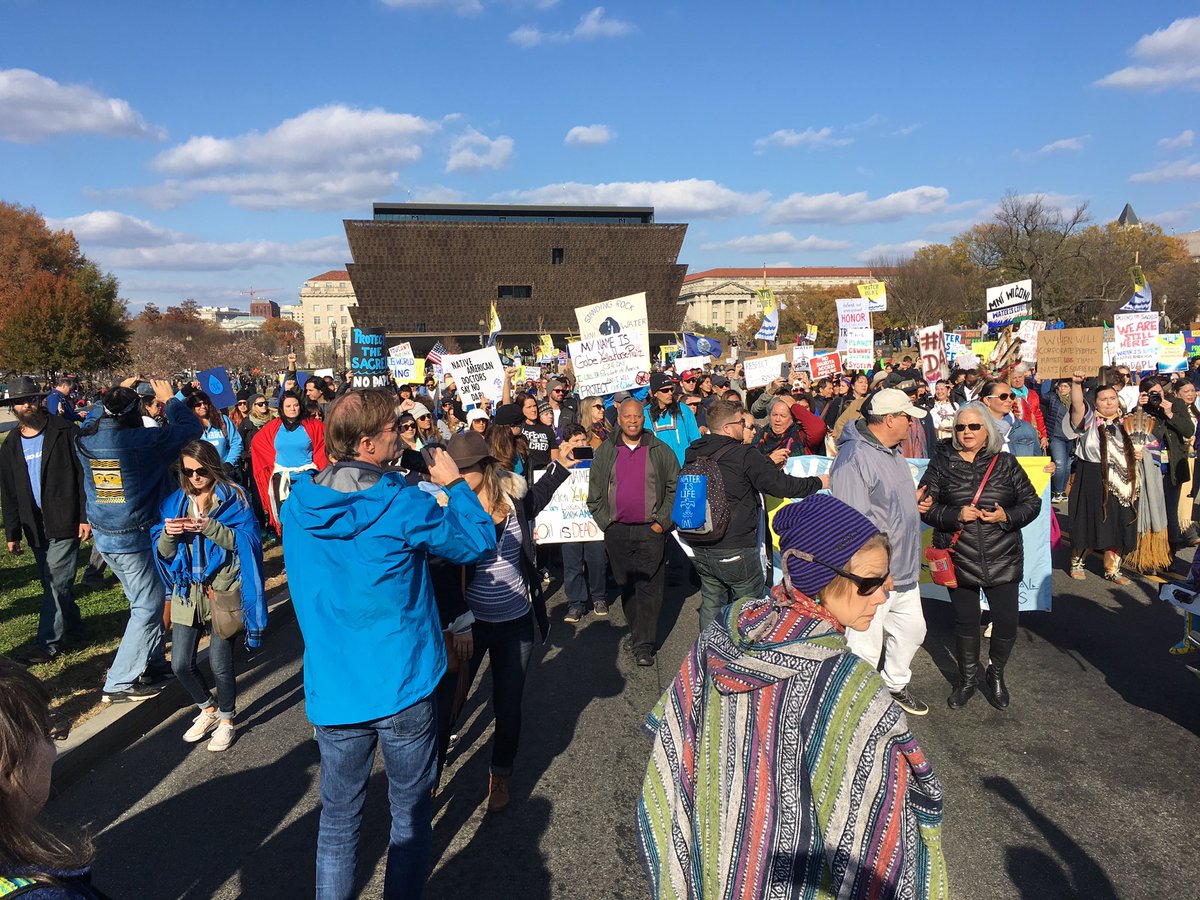 Protesters against the Dakota Access Pipeline march from the Justice Department to the Washington Monument on Sunday. (WTOP/Liz Anderson)
