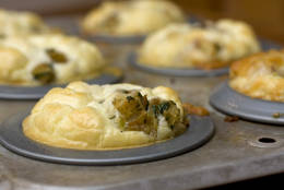 **FOR USE WITH AP LIFESTYLES**    Popover-style breakfast treats make good use of the Thanksgiving leftovers in the refrigerator as seen here in this Wednesday, Oct. 22, 2008 photo.   (AP Photo/Larry Crowe)