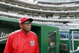Washington Nationals manager Dusty Baker heads to the field during baseball batting practice at Nationals Park, Tuesday, Oct. 4, 2016, in Washington. The Nationals host the Los Angeles Dodgers in Game 1 of the National League Division Series on Friday. (AP Photo/Alex Brandon)