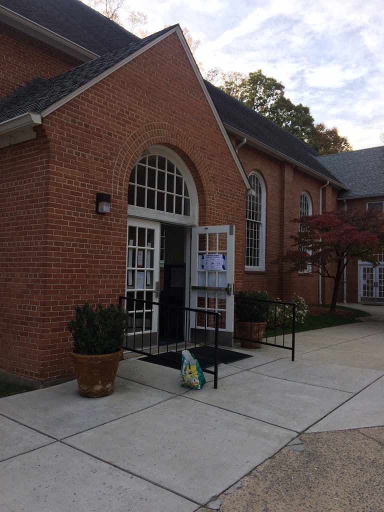 WTOP's Dick Uliano saw no lines at his polling place at Little Flower Church Parish Hall in Bethesda, Md. (WTOP/Dick Uliano)