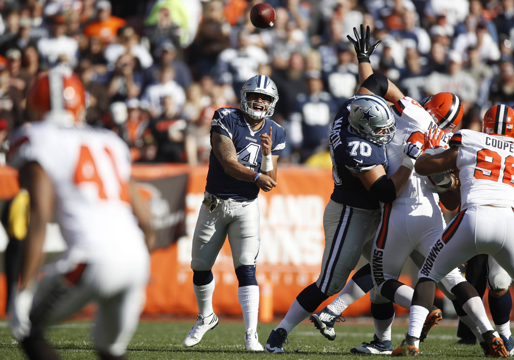 CLEVELAND, OH - NOVEMBER 06:  Dak Prescott #4 of the Dallas Cowboys looks to passes in the first half against the Cleveland Browns at FirstEnergy Stadium on November 6, 2016 in Cleveland, Ohio.  (Photo by Gregory Shamus/Getty Images)