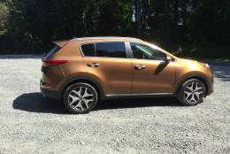 The side view of the 2017 Kia Sportage features flared fenders that add depth. (WTOP/Mike Parris)