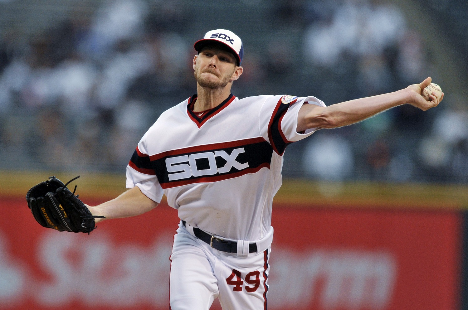 Chicago White Sox starter Chris Sale delivers a pitch during the first inning of a baseball game against the Minnesota Twins, Sunday, Oct. 2, 2016, in Chicago. (AP Photo/Paul Beaty)