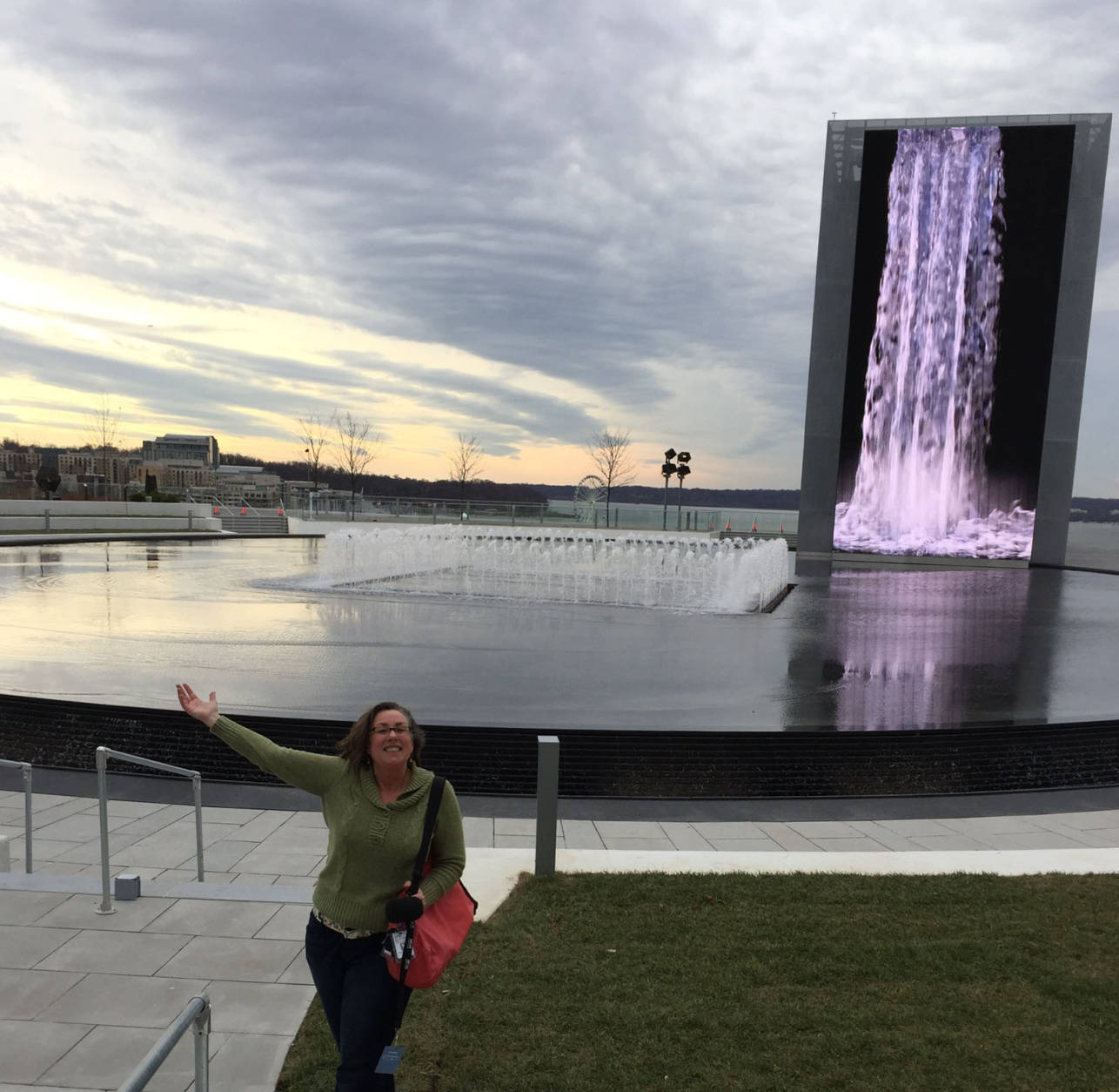 WTOP reporter Kristi King takes advantage of the perks of a being a journalist: She checks out the new MGM National Harbor during a sneak peek ahead of the expected crowds Thursday. (WTOP)