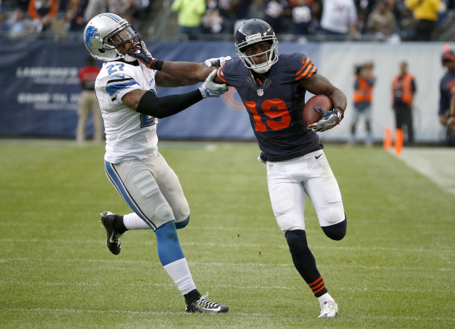 Chicago Bears wide receiver Eddie Royal (19) runs against Detroit Lions free safety Glover Quin (27) after receiving a pass during the second half of an NFL football game, Sunday, Oct. 2, 2016, in Chicago. (AP Photo/Nam Y. Huh)