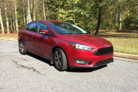 Ford Focus sedan SE goes down to 3 cylinders