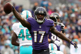 BALTIMORE, MD - DECEMBER 4: Wide receiver Mike Wallace #17 of the Baltimore Ravens reacts after making a catch against the Miami Dolphins in the first quarter at M&amp;T Bank Stadium on December 4, 2016 in Baltimore, Maryland. (Photo by Patrick Smith/Getty Images)