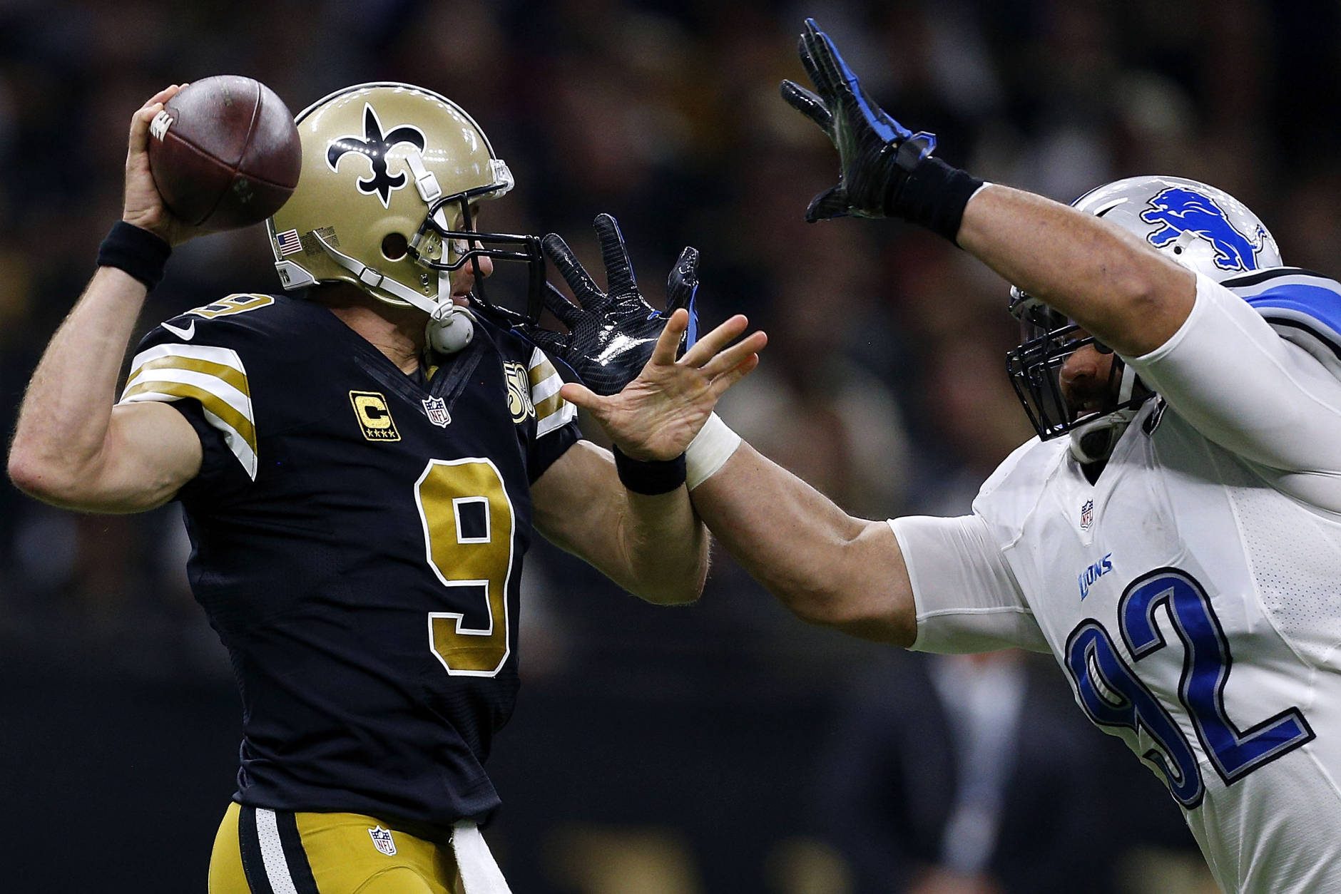 NEW ORLEANS, LA - DECEMBER 04: Haloti Ngata #92 of the Detroit Lions pressures Drew Brees #9 of the New Orleans Saints during the first half of a game at the Mercedes-Benz Superdome on December 4, 2016 in New Orleans, Louisiana.  (Photo by Jonathan Bachman/Getty Images)