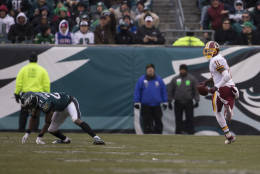 PHILADELPHIA, PA - DECEMBER 11: DeSean Jackson #11 of the Washington Redskins runs past Leodis McKelvin #21 of the Philadelphia Eagles to score a touchdown in the third quarter at Lincoln Financial Field on December 11, 2016 in Philadelphia, Pennsylvania. The Redskins defeated the Eagles 27-22. (Photo by Mitchell Leff/Getty Images)