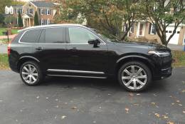 This Volvo XC-90 was fitted with larger 21-inch wheels that look good and help fill the openings, giving it a good side stance.  (WTOP/Mike Parris)