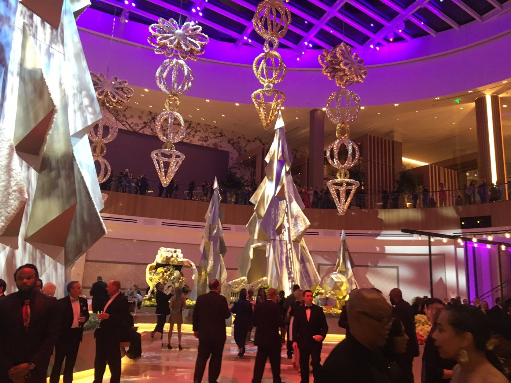 The main lobby of the MGM National Harbor on opening night. (WTOP/Mike Murillo)