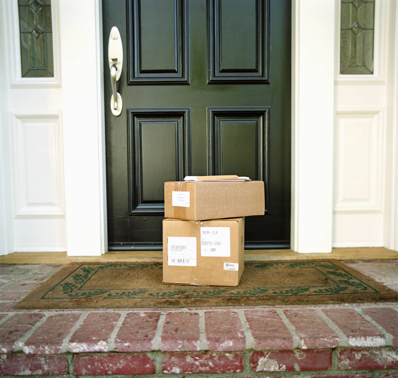 If you're a Prime member and you need something really fast, Prime Now offers free 2-hour shipping in parts of the D.C. Metro area.  And if you live within the D.C. city limits, more than one million items are available for Prime Free Same-Day Delivery. (Thinkstock)