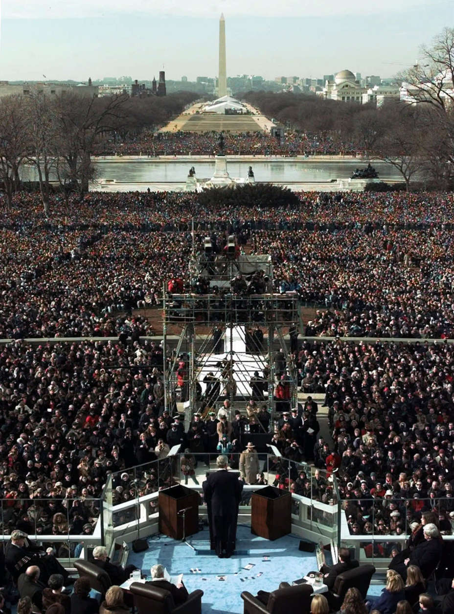 President Clinton gives his inaugural speech after being sworn in for his second term by Supreme Court Chief Justice William Rehnquist during the 53rd Presidential Inauguration Monday, Jan. 20, 1997, in Washington.  (AP Photo/Wilfredo Lee)