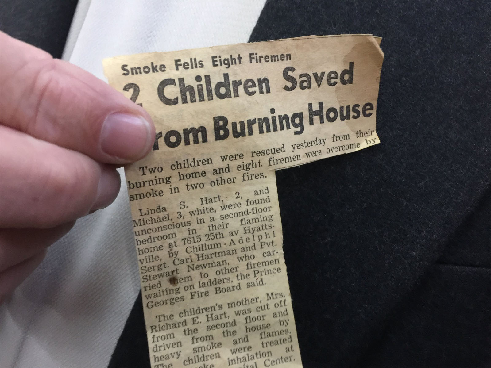 This article helped reunite Linda and Mike Hart with the firefighter who rescued them as toddles from a burning more than 57 years ago. (WTOP/Kristi King)