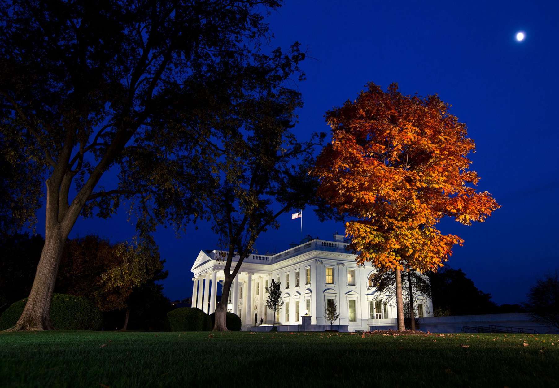 Nov. 8, 2016
“Perfect light balance as Chuck Kennedy made this exquisite picture of the North Portico of the White House and fall foliage as the foreground was lit by television lighting.” (Official White House Photo by Chuck Kennedy)