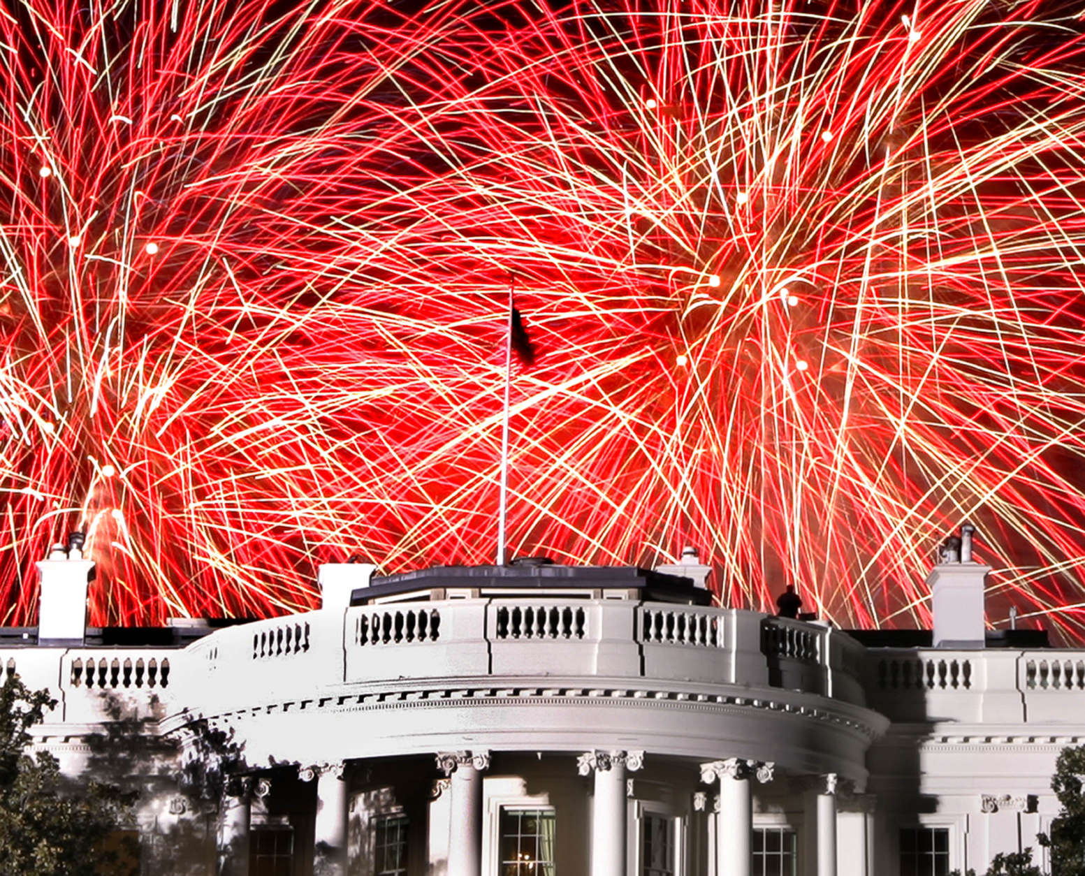 Fireworks explode over the White House during the "Celebration of Freedom" festivities on the eve of President Bush's second inauguration, in Washington, Wednesday, Jan. 19, 2005. (AP Photo/J. Scott Applewhite)