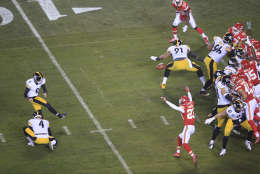 Pittsburgh Steelers kicker Chris Boswell (9) kicks a 22-yard field goal during the first half of an NFL divisional playoff football game against the Kansas City Chiefs Sunday, Jan. 15, 2017, in Kansas City, Mo. (AP Photo/Orlin Wagner)