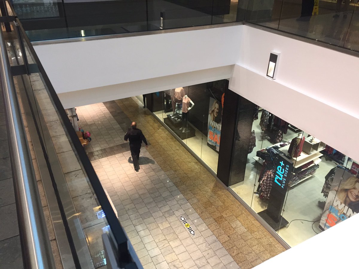 Police shut down parts of Westfield Wheaton after a stabbing in the mall on Tuesday, Jan. 10, 2017. (WTOP/Mike Murillo)