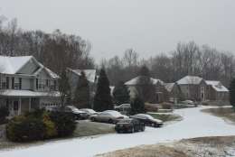 Light snow began to fall Saturday morning in Waldorf, Md. (WTOP/Darci Marchese)
